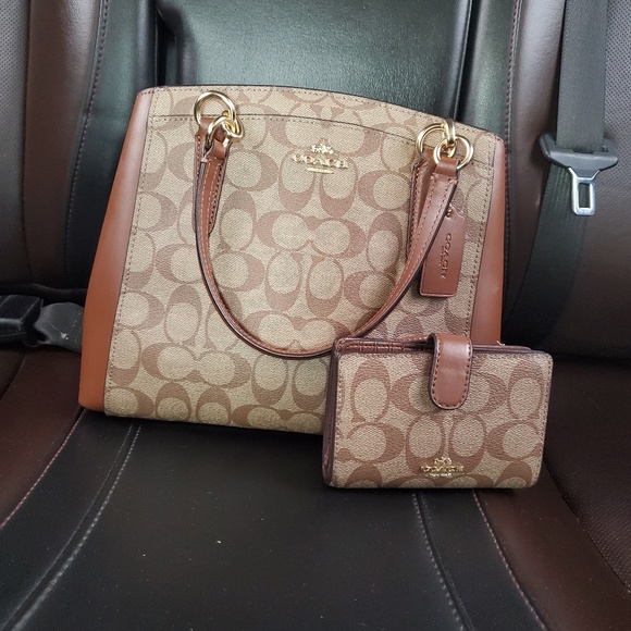 Coach - Picture 1 of 4